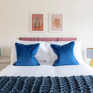 Centre Retreat- 2 Minutes From Royal Crescent Apartment
