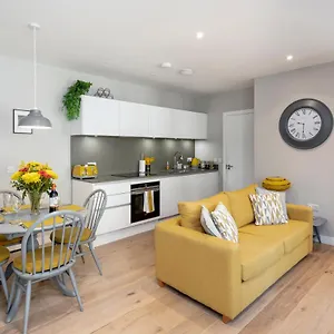 The Hastings, Lower Borough Walls Apartment