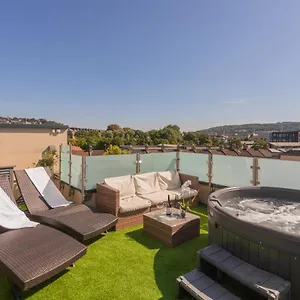 Henge House, Penthouse Apartment