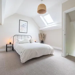  Holiday home Hillview House United Kingdom