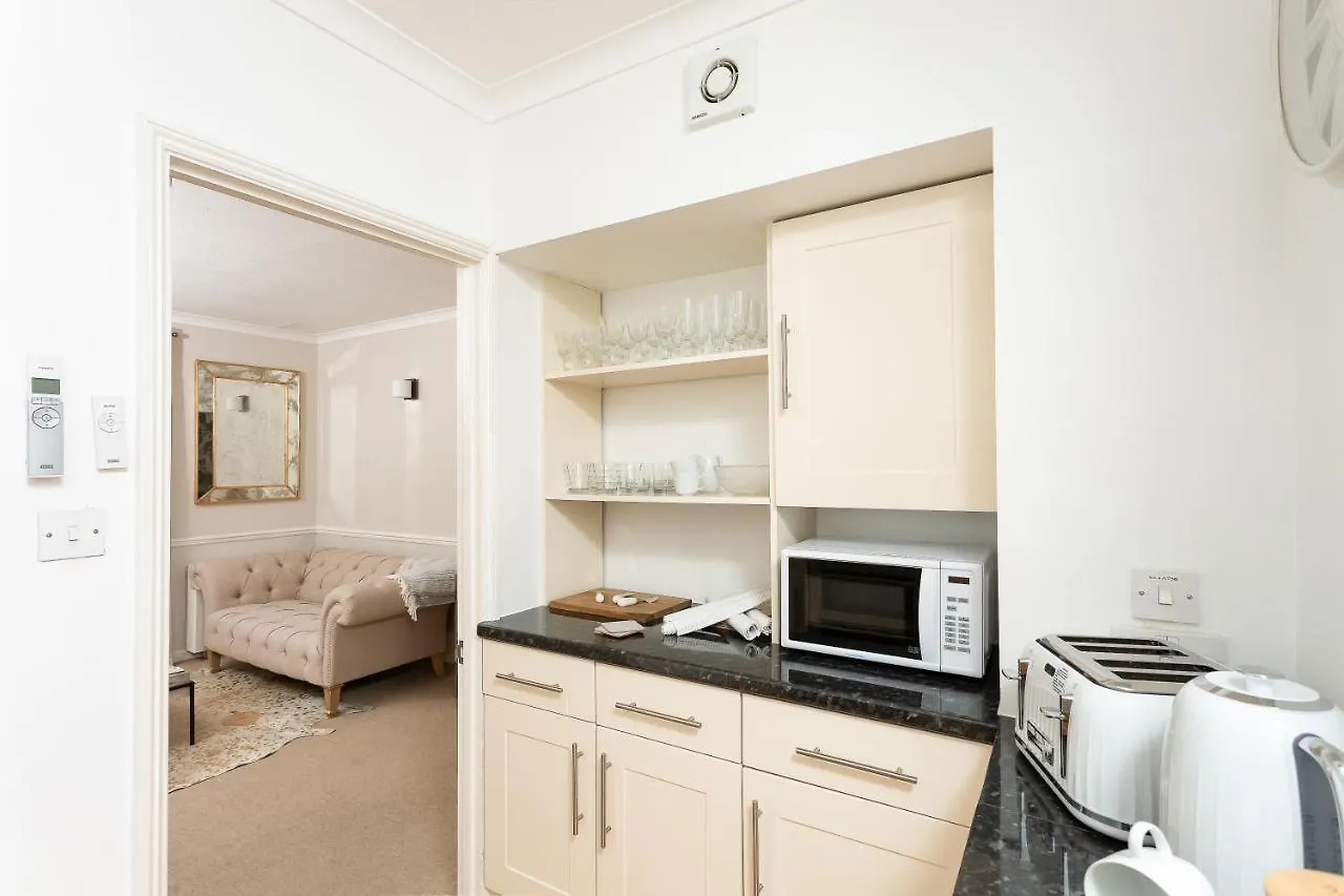 Price & Weeks - Heart Of Bath Villa Holiday home
