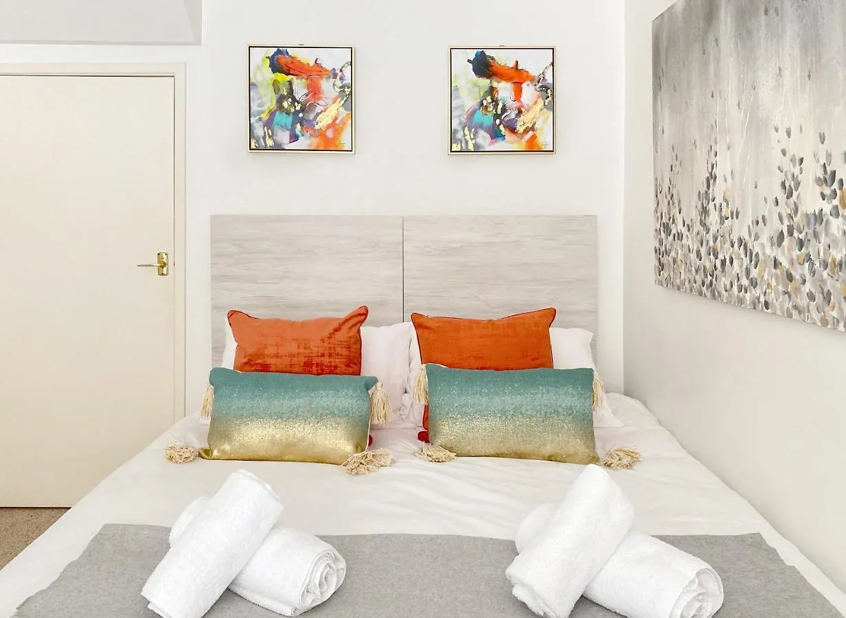 Holiday home Price & Weeks - Heart Of Bath Villa
