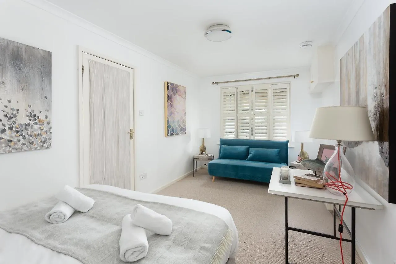 Price & Weeks - Heart Of Bath Villa 0*,